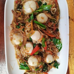 ผัดฉ่าหอยเชลล์