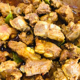 ผัดเผ็ดกระดูกอ่อนหมู