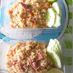 ข้าวผัดแหนม