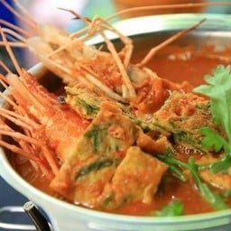 แกงส้มชะอมกุ้งแม่น้ำ