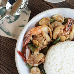 ข้าวกุ้งผัดพริกขี้หนูสวน