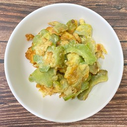 มะระผัดไข่