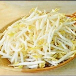 ถั่วงอกลวก