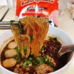 ข้าวเหนียวไก่ย่าง ตลาดดาวคะนอง & ลูกชิ้นทอด