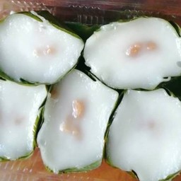 ขนมเข่ง กะทิสด ไส้มะพร้าวอ่อน