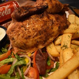 อาหารค่ำไก่ Rotisserie ครึ่งมื้อ (สลัด มันฝรั่งทอด + เครื่องดื่ม)