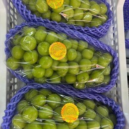 องุ่นไซมัสคัส ราคา 1,150 บาท 3-4 ช่อ