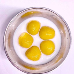 บัวลอยใส้ถั่ว นมสดเย็น