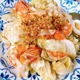 ผัดกะหล่ำปลีกุ้ง ราดข้าว