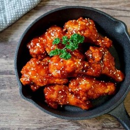 ไก่เกาหลีซอสกระเทียม 4 ชิ้น