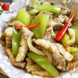 ผัดพริกหยวกหมูสามชั้น