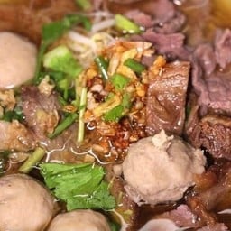 ก๋วยเตี๋ยวไก่+จัมโบ้