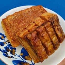 บ้านหมูกรอบ🤤 ราไวย์