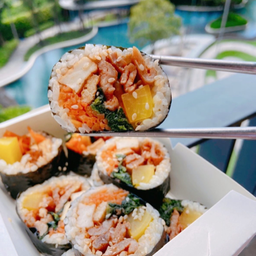 Bulgogi pork kimbap