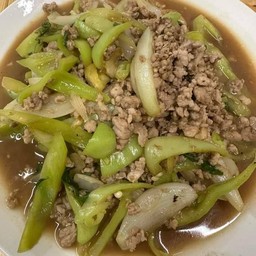 ผัดพริกหมูสับ (ราดข้าว)