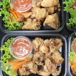 Fried Chicken With Salt And Rice