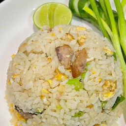 ข้าวผัดปลาเค็ม