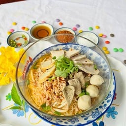 แม่ไพก๋วยเตี๋ยวต้มยำ