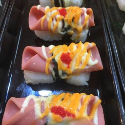 ซูชิหน้าโบโลน่าไก่