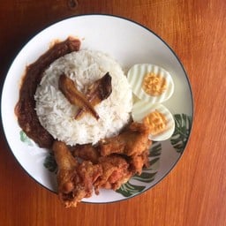 ร้านป้ายานาซีเลอมัก