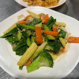 ผัดผักรวมมิตรน้ำมันหอย