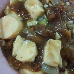 ราดหน้าเส้นใหญ่เต้าหู้ไข่