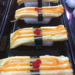 ซูชิหน้าไข่หวาน