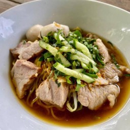 ก๋วยเตี๋ยวหมูน้ำตก