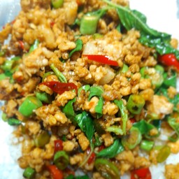 ผักกะเพรา(กับข้าว)