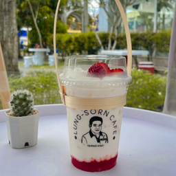 นมสดสตรอเบอรี่