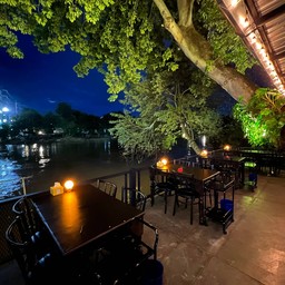 วัดใจ WADJAI Bar & Restaurant