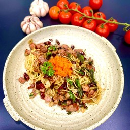 สปาเก็ตตี้พริกแห้งเบคอน