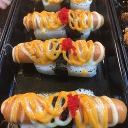 ซูชิหน้าไส้กรอกไก่