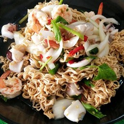 ยำมาม่าทะเล