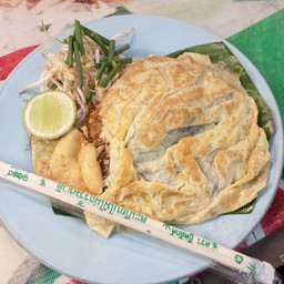 ผัดไททะเลห่อไข่