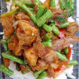 ผัดพริกแกง(กับข้าว)