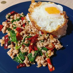 กะเพราปากแซ่บจ้า