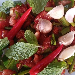 ก้อยเนื้อขม