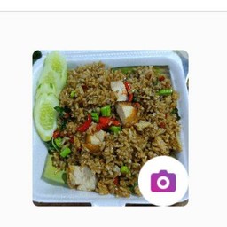 กระเพราหมูกรอบคลุกข้าว