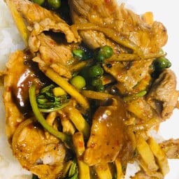 ผัดขี้เมาราดข้าว