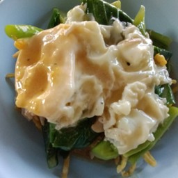 ราดหน้าหมี่กรอบ ใสไข่