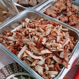 ยำหมูน้ำตก คอหมูย่าง น้ำจิ้มแจ่วเหนือ(ตลาดโต้รุ่งหนองระบู) (จ-พฤ - ตลาดโต้รุ่งหนองระบู)  (ศ-ส ถนนคนเดินกว๊านพะเยา ) ( อาทิตย์-งานแฟร์)