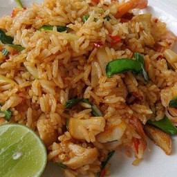 ข้าวผัดต้มยำหมู