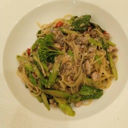 ลิงกวินี่ปลาเค็มผัดพริกกระเทียม