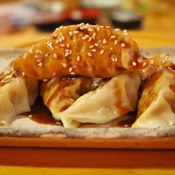 เกี๊ยวซ่าทงคัตสึ (เริ่มต้น5ชิ้น)