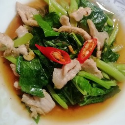 ผัดคะน้าน้ำมันหอยฟรีข้าวไข่เจียว