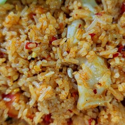 ข้าวผัดต้มยำหมึก