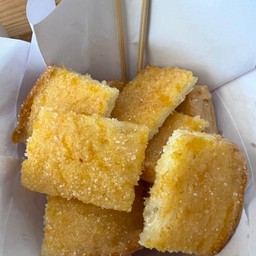 ปังปิ้งเนย นม และน้ำตาล