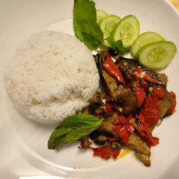 ข้าวกระเพราหมูตุ๋น