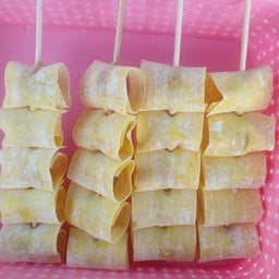 น้องงาม ลูกชิ้นทอด น้ำจิ้มรสเด็ด